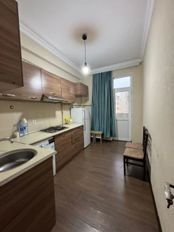 Satılır yeni tikili 2 otaqlı 60 m², İnşaatçılar m.-6