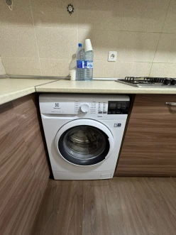 Satılır yeni tikili 2 otaqlı 60 m², İnşaatçılar m.-5