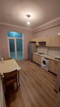 İcarə yeni tikili 3 otaqlı 80 m², İnşaatçılar m.-4