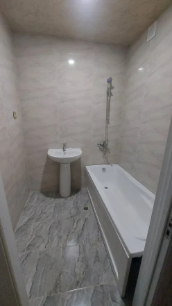 İcarə yeni tikili 3 otaqlı 80 m², İnşaatçılar m.-7