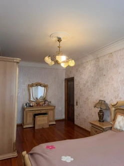 Satılır köhnə tikili 4 otaqlı 110 m²,  İnşaatçılar m.-5