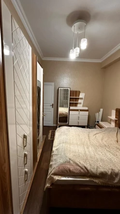 İcarə yeni tikili 3 otaqlı 80 m², İnşaatçılar m.-15