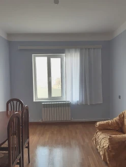 İcarə köhnə tikili 3 otaqlı 80 m², İnşaatçılar m.-7