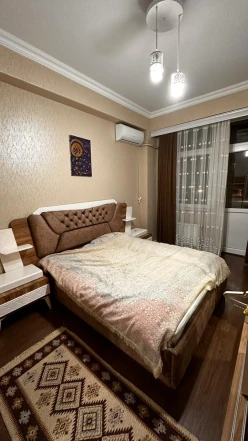 İcarə yeni tikili 3 otaqlı 80 m², İnşaatçılar m.-18