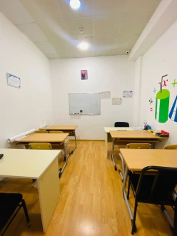 İcarə ofis 6 otaqlı 210 m²,  İnşaatçılar m.-7