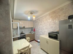 Satılır ev/villa 2 otaqlı 80 m², İnşaatçılar m.-3 Satılır ev/villa 2 otaqlı 80 m², İnşaatçılar m.-3