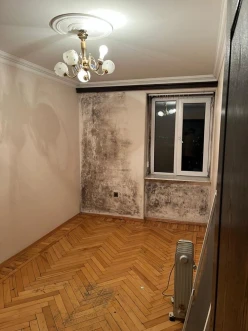 Satılır köhnə tikili 3 otaqlı 75 m², Memar Əcəmi m.-4