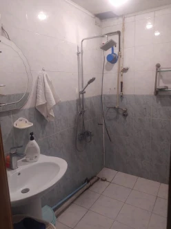 Satılır köhnə tikili 3 otaqlı 80 m², Azadlıq prospekti m.-13