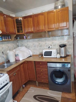 Satılır köhnə tikili 3 otaqlı 80 m², Azadlıq prospekti m.-6