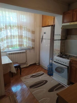 Satılır köhnə tikili 3 otaqlı 80 m², Azadlıq prospekti m.-7