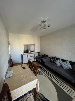 Satılır köhnə tikili 3 otaqlı 80 m², İnşaatçılar m.-7