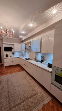 Satılır yeni tikili 2 otaqlı 89 m², İnşaatçılar m.