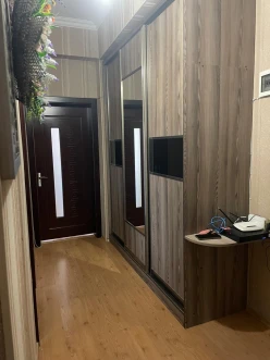 Satılır yeni tikili 2 otaqlı 80 m², İnşaatçılar m.-15