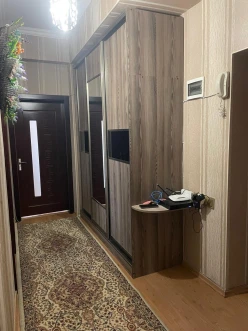 Satılır yeni tikili 2 otaqlı 80 m², İnşaatçılar m.-12