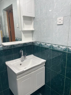 Satılır yeni tikili 2 otaqlı 80 m², İnşaatçılar m.-10