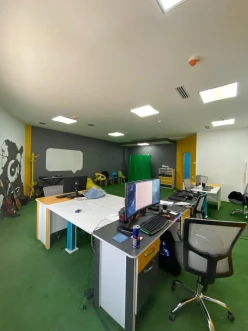 Satılır ofis 5 otaqlı 250 m², Nərimanov r.-2