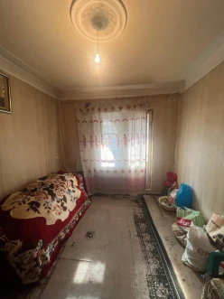 Satılır köhnə tikili 5 otaqlı 120 m², İnşaatçılar m.