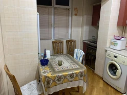 Satılır köhnə tikili 3 otaqlı 75 m², İnşaatçılar m.-2 Satılır köhnə tikili 3 otaqlı 75 m², İnşaatçılar m.-2