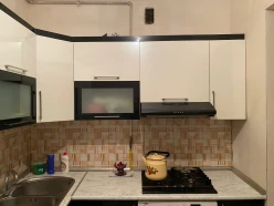 Satılır köhnə tikili 2 otaqlı 60 m², İnşaatçılar m.-6