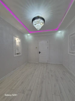 Satılır köhnə tikili 2 otaqlı 60 m²,  İnşaatçılar m.-5
