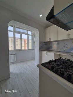 Satılır köhnə tikili 2 otaqlı 60 m²,  İnşaatçılar m.-8
