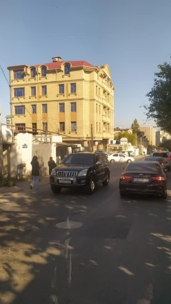 Satılır obyekt 70 m², İnşaatçılar m.-4 Satılır obyekt 70 m², İnşaatçılar m.-4