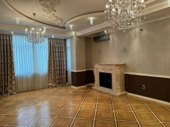 Satılır yeni tikili 3 otaqlı 151 m²,  28 May m.-2