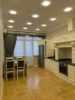 Satılır yeni tikili 3 otaqlı 151 m²,  28 May m.-9