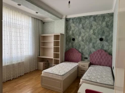 Satılır yeni tikili 3 otaqlı 151 m²,  28 May m.-6