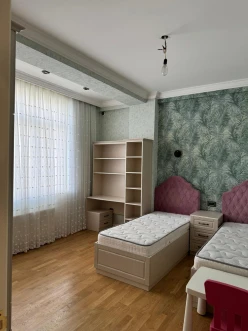 Satılır yeni tikili 3 otaqlı 151 m²,  28 May m.-7