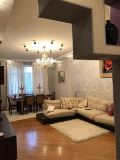 İcarə yeni tikili 3 otaqlı 120 m², Şah İsmayıl Xətai m.