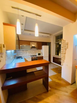 İcarə köhnə tikili 2 otaqlı 102 m², Sahil m.-13