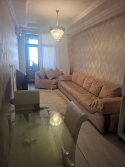 Satılır yeni tikili 2 otaqlı 73 m², İnşaatçılar m.-7