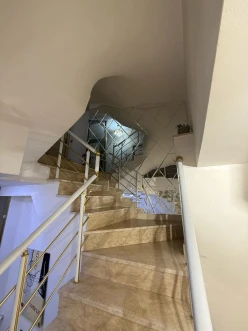 Satılır obyekt 350 m²,  Elmlər Akademiyası m.-4