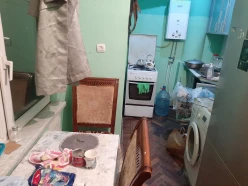 Satılır köhnə tikili 2 otaqlı 54 m², Yasamal r.-4