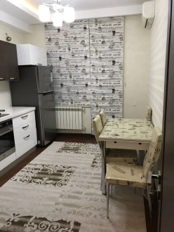 İcarə yeni tikili 2 otaqlı 80 m²,  Gənclik m.-9
