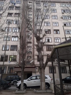 Satılır köhnə tikili 5 otaqlı 120 m²,  Nəriman Nərimanov m.