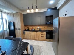 Satılır yeni tikili 2 otaqlı 60 m²,  İnşaatçılar m.-4