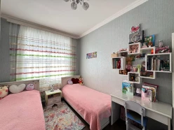 Satılır yeni tikili 3 otaqlı 80 m², İnşaatçılar m.-12 Satılır yeni tikili 3 otaqlı 80 m², İnşaatçılar m.-12