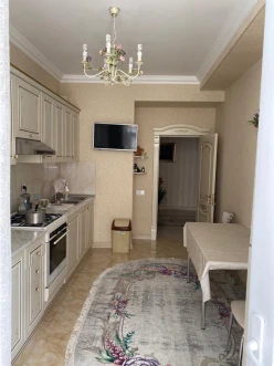 Satılır yeni tikili 4 otaqlı 161 m², İnşaatçılar m.-14