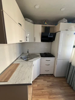 Satılır köhnə tikili 2 otaqlı 40 m², Neftçilər m.-4