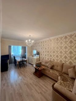 Satılır köhnə tikili 3 otaqlı 70.1 m², Xalqlar Dostluğu m.-14