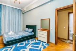 İcarə yeni tikili 3 otaqlı 140 m²,  28 May m.-5