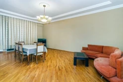 İcarə yeni tikili 3 otaqlı 140 m²,  28 May m.-3