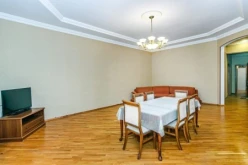 İcarə yeni tikili 3 otaqlı 140 m²,  28 May m.-4
