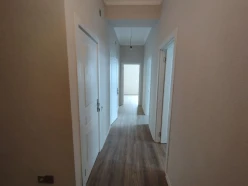 İcarə yeni tikili 3 otaqlı 85 m², İnşaatçılar m.-6