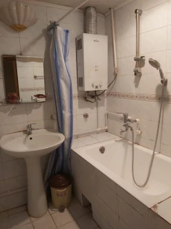 İcarə köhnə tikili 3 otaqlı 85 m²,  Elmlər Akademiyası m.-2