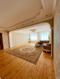 Satılır yeni tikili 4 otaqlı 220 m², Gənclik m.-3