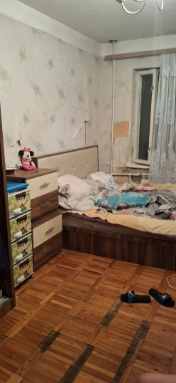 Satılır köhnə tikili 5 otaqlı 120 m²,  Neftçilər m.-4