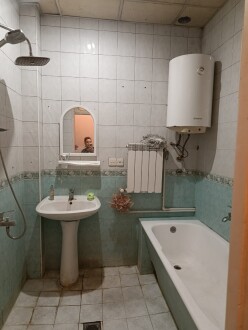 Satılır köhnə tikili 3 otaqlı 99 m²,  Avtovağzal m.-8